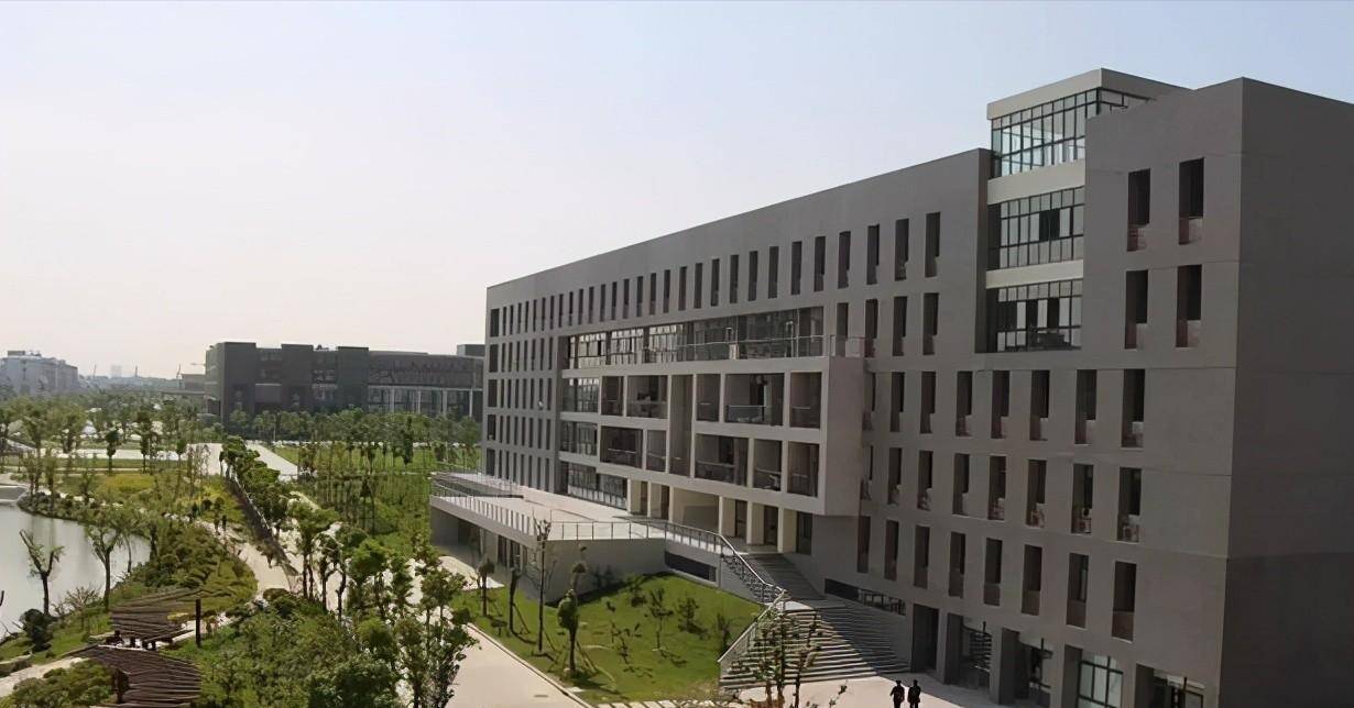 合肥学院如今的合肥联合大学已经与多所院校重组为合肥学院,但是