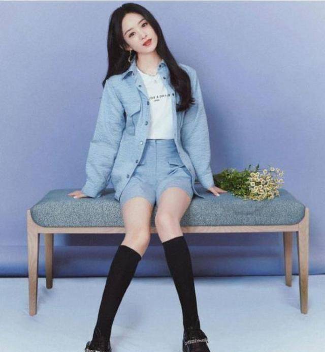 赵丽颖综艺写真上线,穿短裤秀细直长腿,气质可盐可甜_摄像_镜头_情况