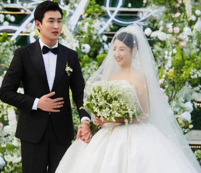 接亲兄弟团韩东君,秦俊杰,尹正,王鹤棣阵容强大,尽显好人缘.