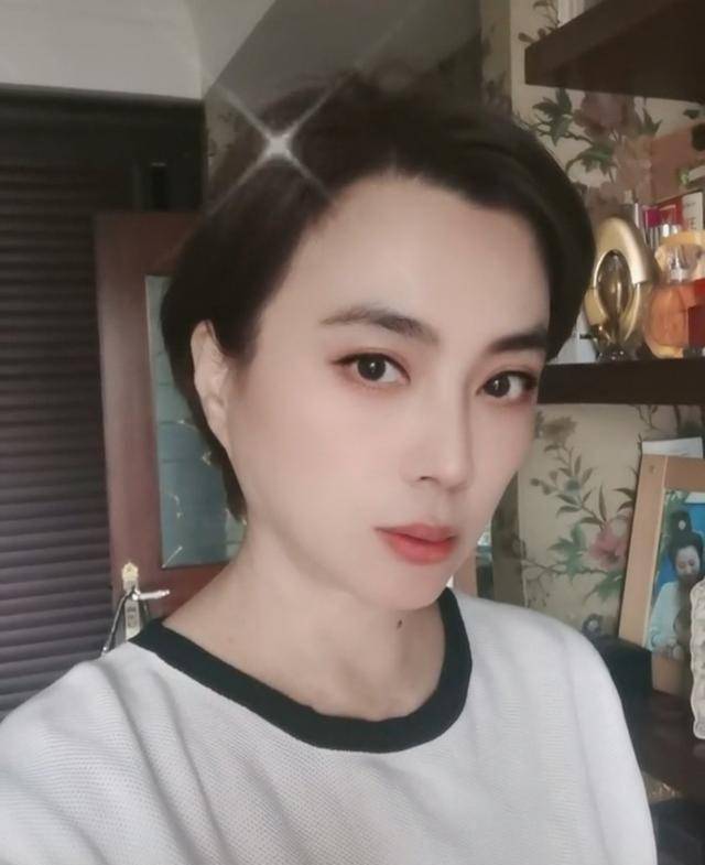 58岁李玲玉近照曝光,皮肤好像20多岁少女_情况_演出_都以