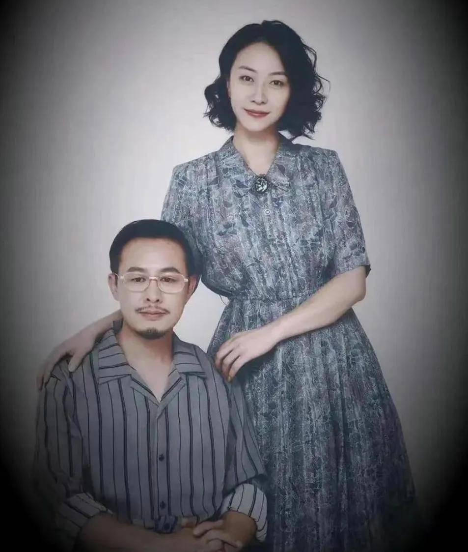 张颂文女子正面照流出,美过大嫂陈书婷,衣着朴素气质