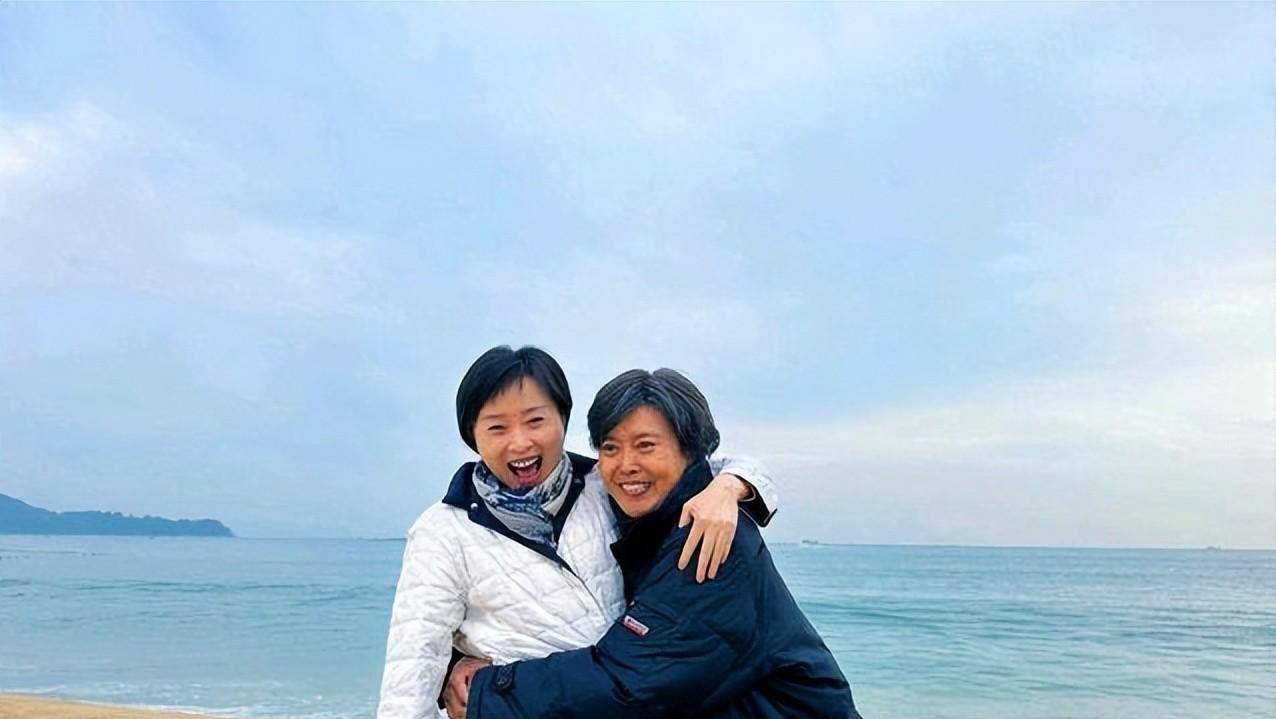 64岁的丁佳丽,国内娱乐圈最"大胆"的女性之一_丁嘉丽_事业_时候