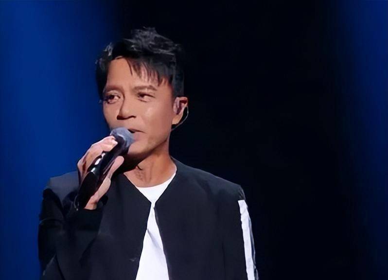 一场晚会,"内娱混子"的遮羞布,被港圈艺人爆料的一干二净_华晨宇_自身