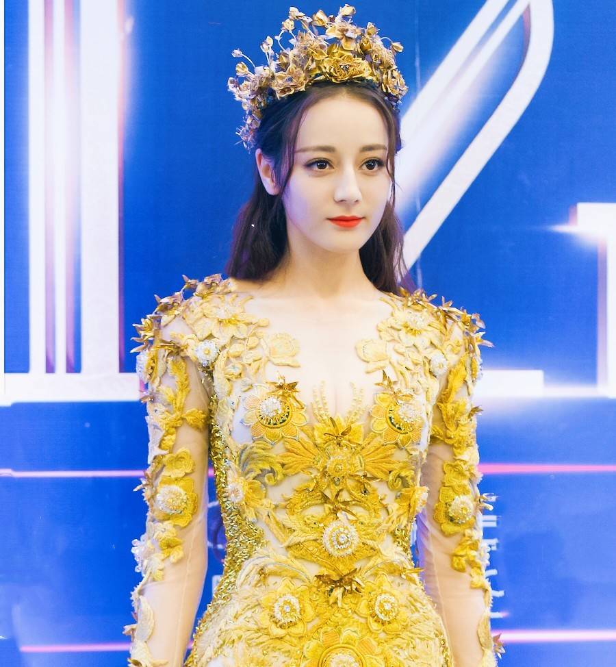 "惹争议,金星再发文:怕穷人看见,又怕富人看不见_自由_网友_迪丽热巴