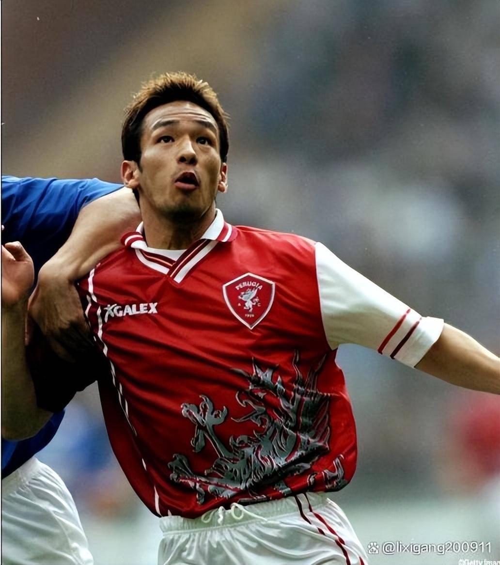 日本5位亚洲足球先生:一人两获殊荣,一人56岁还在俱乐部踢球_联赛