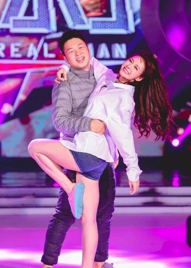 杜海涛住院多人合影,沈梦辰不顾男友忙事业?海涛这句话赞女友!