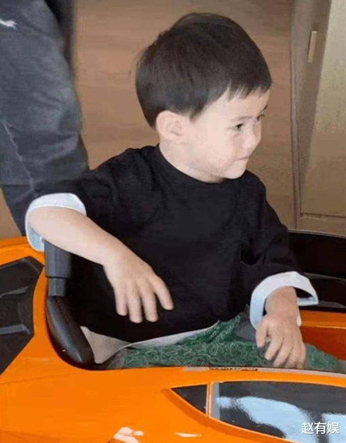 沈腾和儿子有多像?正面照曝光后,网友:自己生了个自己_王琦_照片_妻子