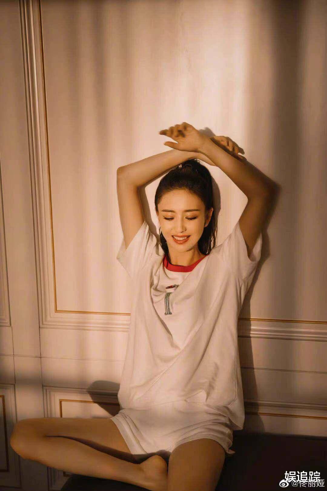 佟丽娅晒照庆生,前夫陈思诚零点送祝福,38岁状态超好._身份_生日_孩子