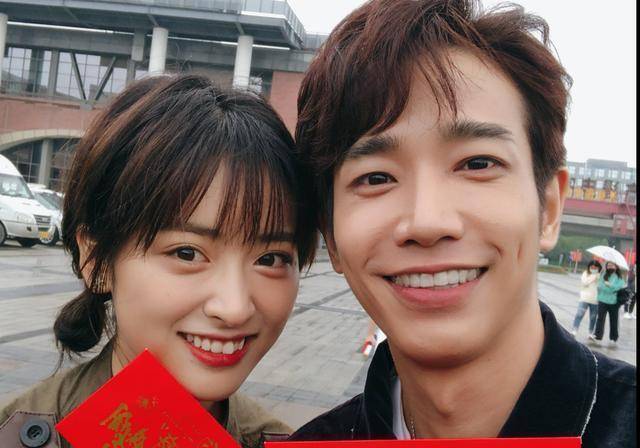 刘以豪的演技是这部剧的亮点之一,沈月近期的日系风也为这部剧赢得了