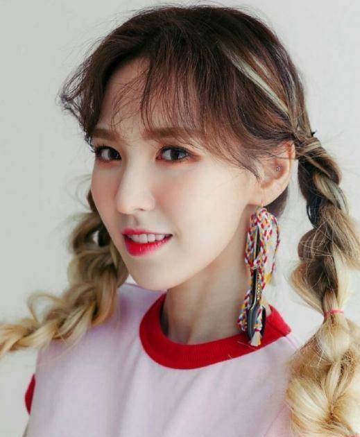 受伤之后的wendy,表现的还是那么的开朗,更加叫人心痛.