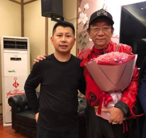 何沄伟晒与杨志刚合影遭批,评论搞笑_郭德纲_相声_赵本山