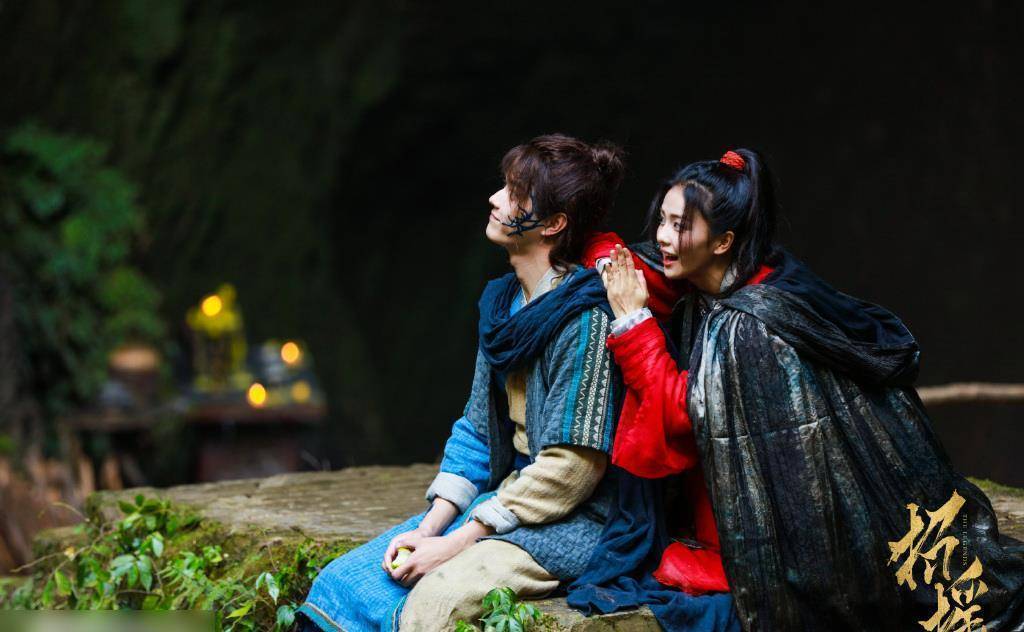 此剧是由白鹿,许凯,代旭,肖燕主演的仙侠言情剧.而且剧情轻松明快