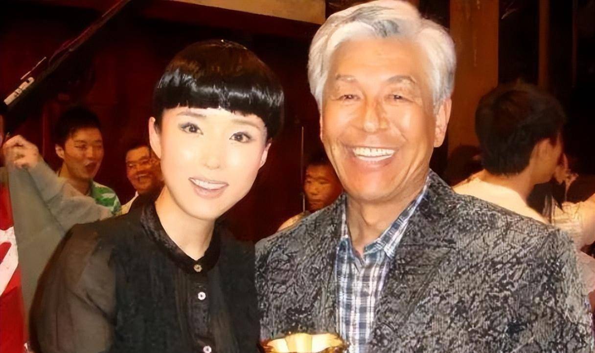 演员张洪杰:3个儿女轮流领退休金,和老伴住养老院也幸福_温振荣_妻子