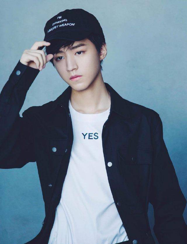 tfboys王俊凯已经是18岁的大人了,真的好舍不得他长大啊!