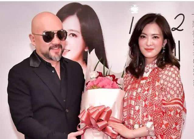 辛龙走不出丧妻之痛,与人聊天坚称刘真没走,好友曝近况不禁叹息_经历