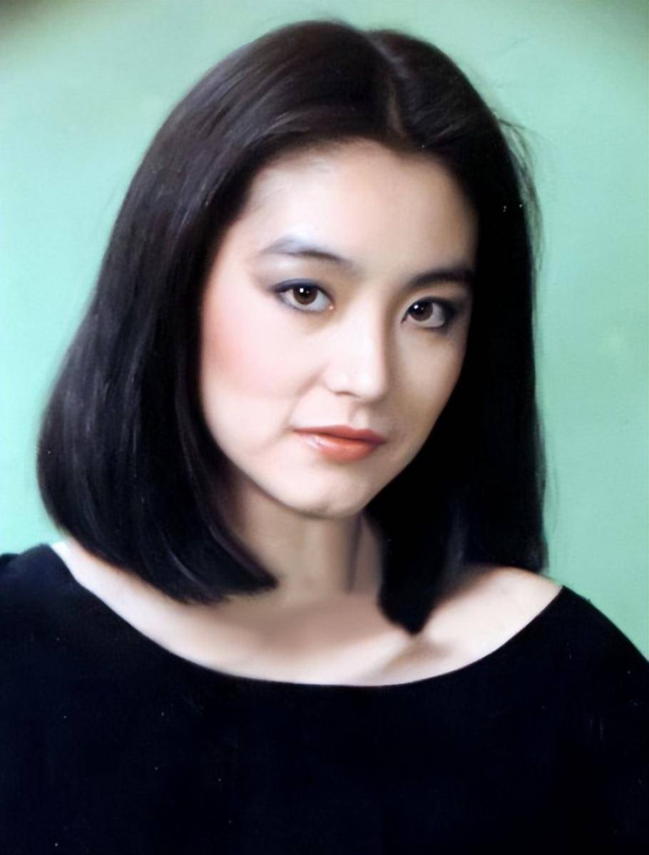 65岁林青霞素颜被意外遇见,网友表示不敢相信自己的真实模样_变化