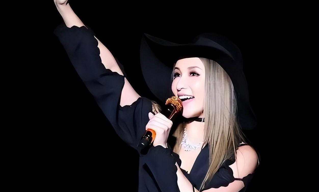 在路上之普通人电影投资色是一把刀,43岁萧亚轩被榨干精气,又老又凹?