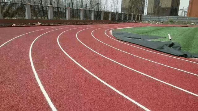 乔师傅体育建材丨塑胶跑道和硅pu球场可以用热融划线漆吗?