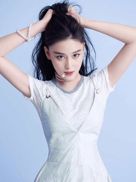 张馨予_发展_质疑