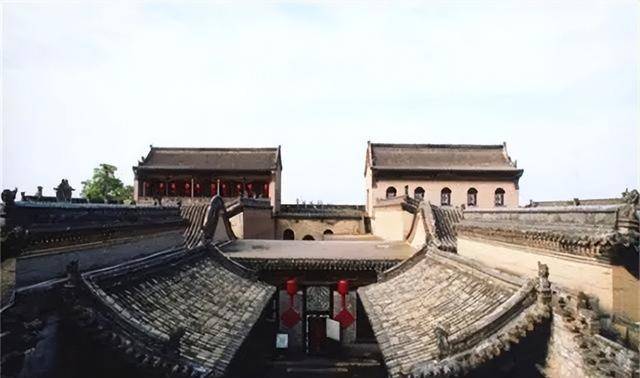 2019年乔家大院摘牌：一夜之间，1050平店面被腾退，服务员大换血