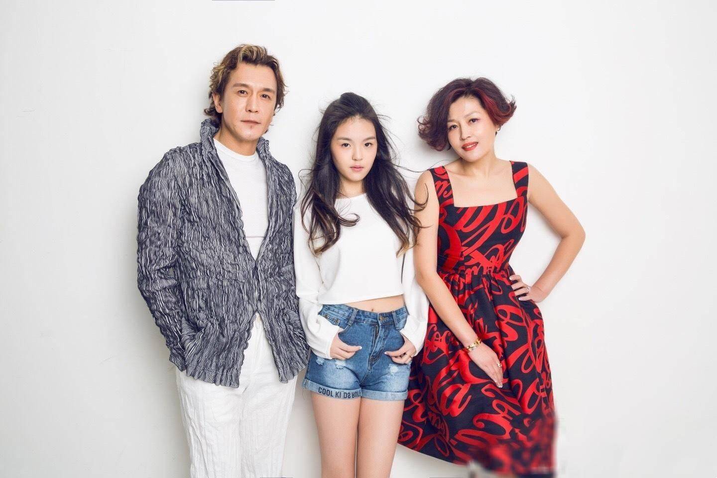 法图麦正式出道当演员,精通五种语言_演艺圈_才华_电影