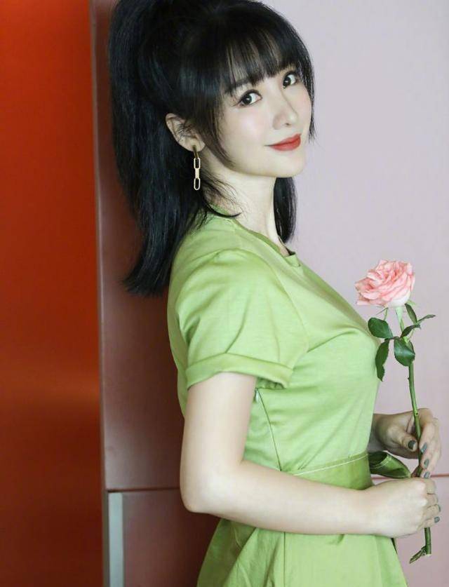 李晨加入"好看家族",柳岩称"晨哥",柳岩多了一个相亲对象?