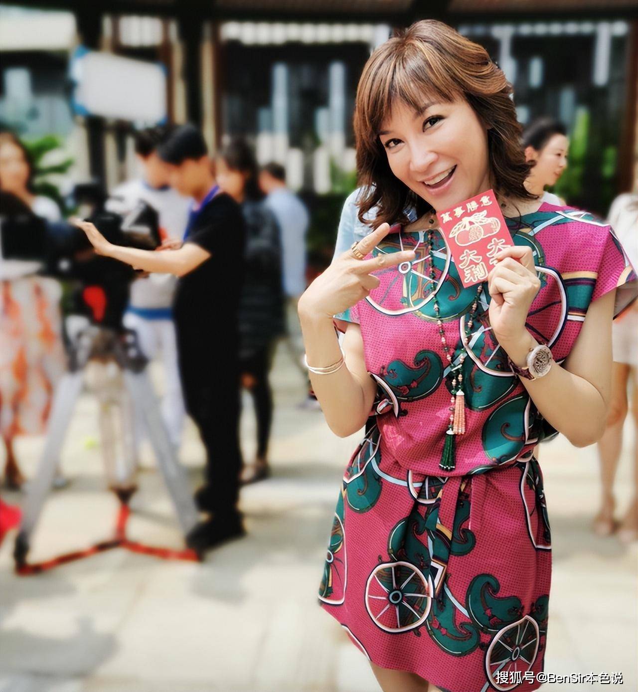 李玟二姐李思林曾获港姐前十也曾嫁外籍老公离婚患抑郁症