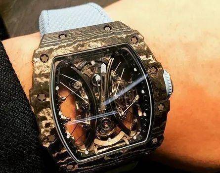 名表和aj狠货无数的潘玮柏,竟然娶了一个卖假货的女孩当老婆?