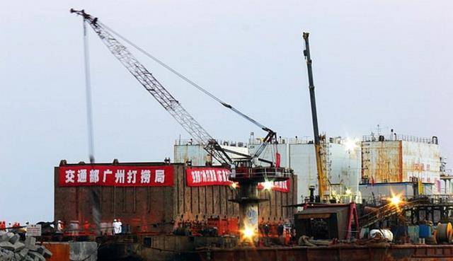 "南海一号"被成功打捞,光是清理船体淤泥,专家们就花了7年_沉船_文物