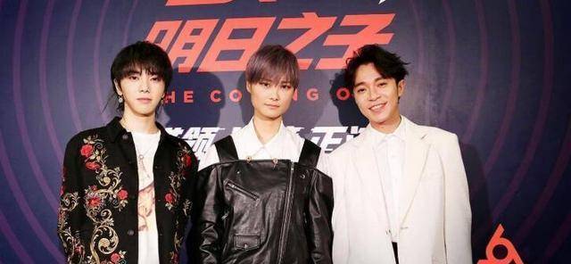 上一季的《明日之子》的三位导师是薛之谦,华晨宇和杨幂,这三位给大家