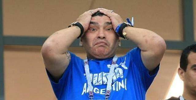 马拉多纳表情帝!