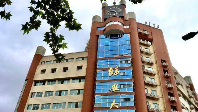 它矗立的地方曾是临安第一代cbd,如今它与北斗卫星握上了手"失声"22载