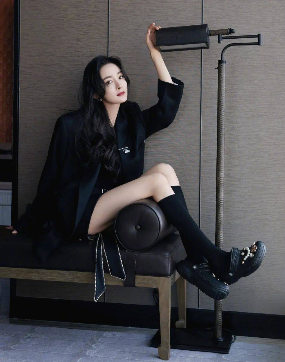 妮彩时尚 | 洞洞鞋又火了?