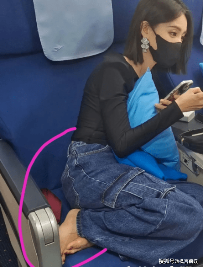 连人民日报都看不下去了,点名批评明星素质低,肖战杨幂接连中招_网友