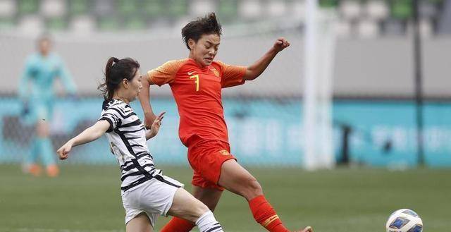 亚洲足球小姐世界级任意球,金左脚传球精准助攻杨曼_中国女足_比赛_上