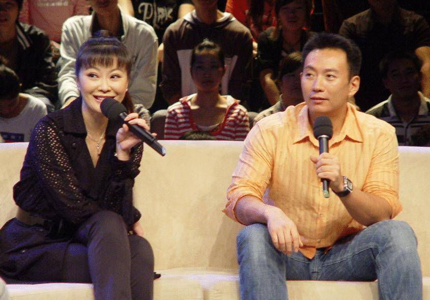 电视主持人王小骞:巅峰时辞职,41岁高龄产女,因狂炫富引争议_谭江海