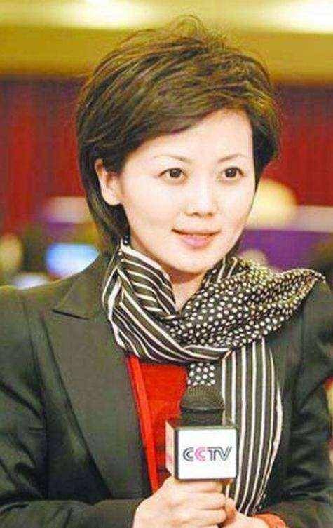 很多人是知道柴璐还没结婚的,都为杨帆捏把汗,担心柴璐不高兴,柴璐