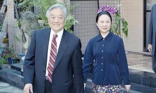 50年后80岁的琼瑶被88岁的原配手撕_平鑫涛_林婉珍_丈夫