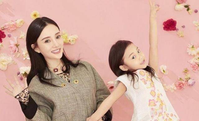 频繁被传李小璐要给甜馨改姓,李小璐晒女儿近照直呼馨爷击碎谣言