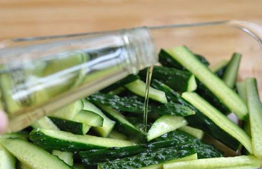 黄瓜最好吃的做法!没有之一!家人都抢着吃_美食_白糖_花椒