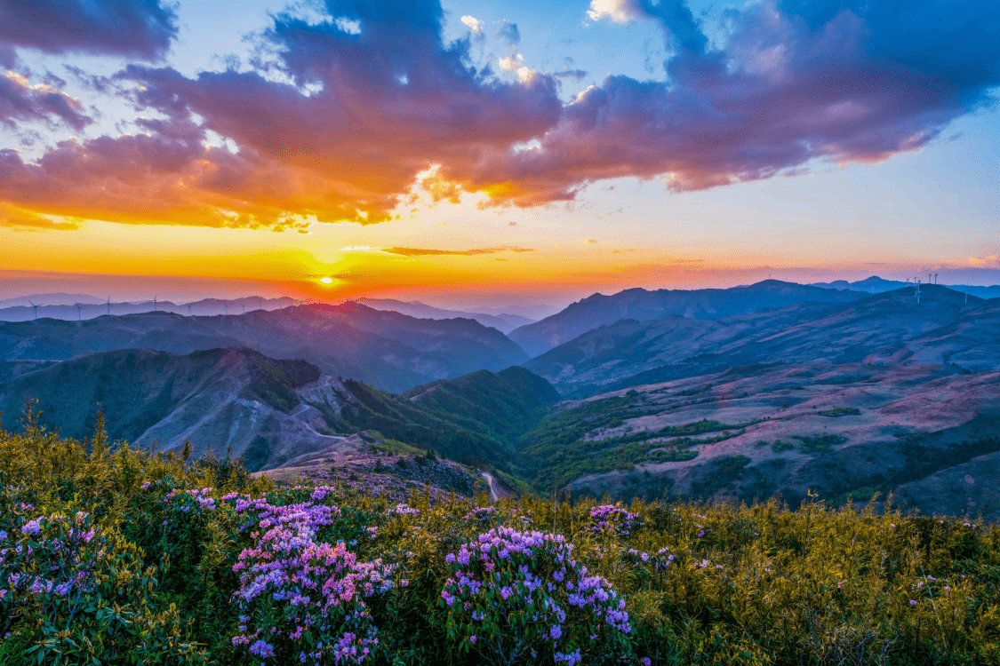乐梅摄这是鲁南山落日最炫的凄美——在诡异云彩包