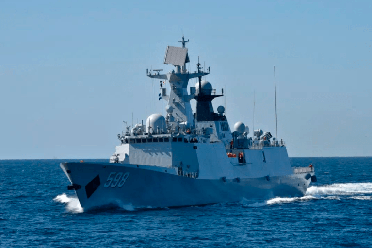 央视不报还不知道,解放军编队,横穿欧洲大后方,位置让人意外_海军