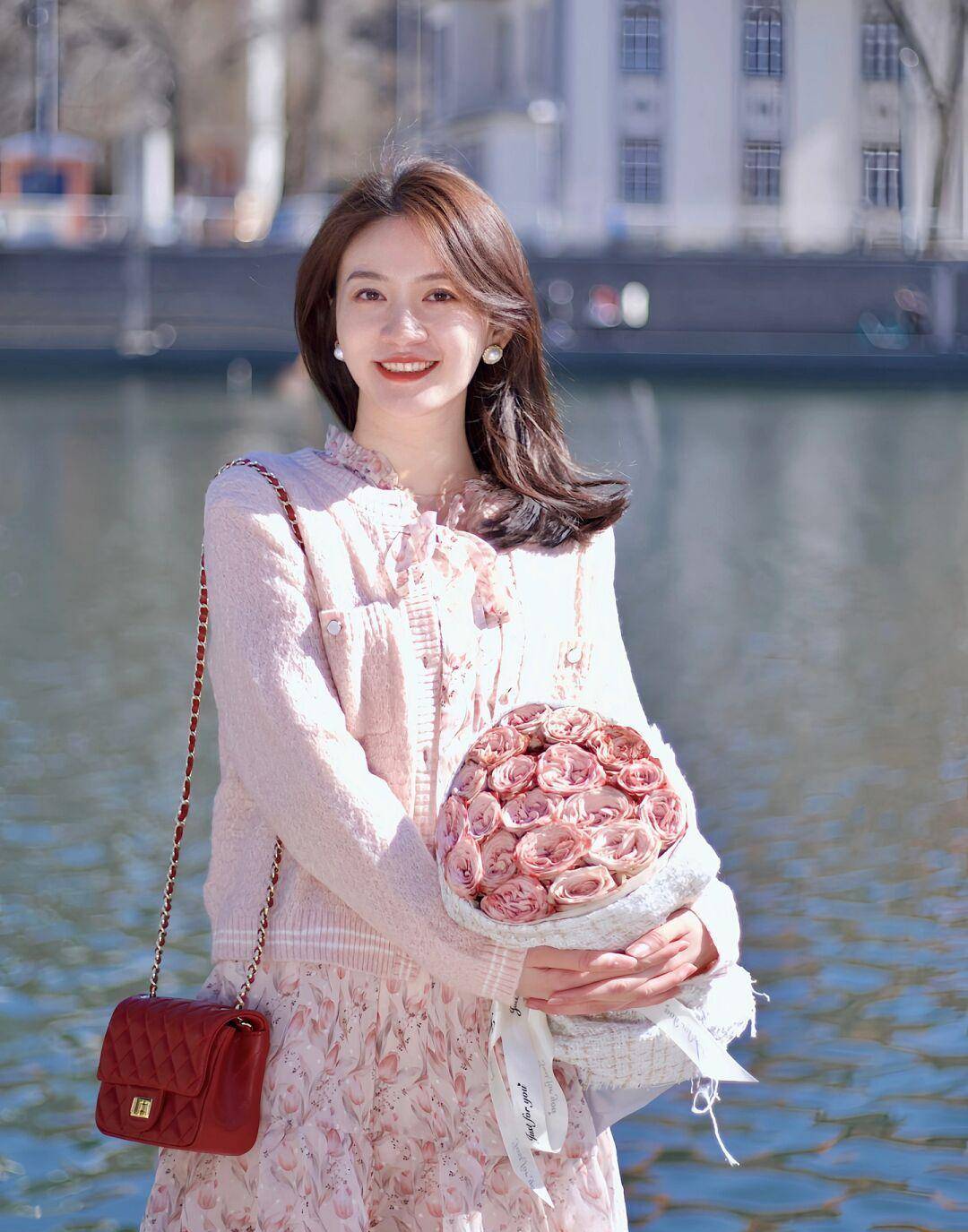 气质甜美的女生,学习下面这些穿搭,甜美异国风情又美美哒_时尚_衬衫