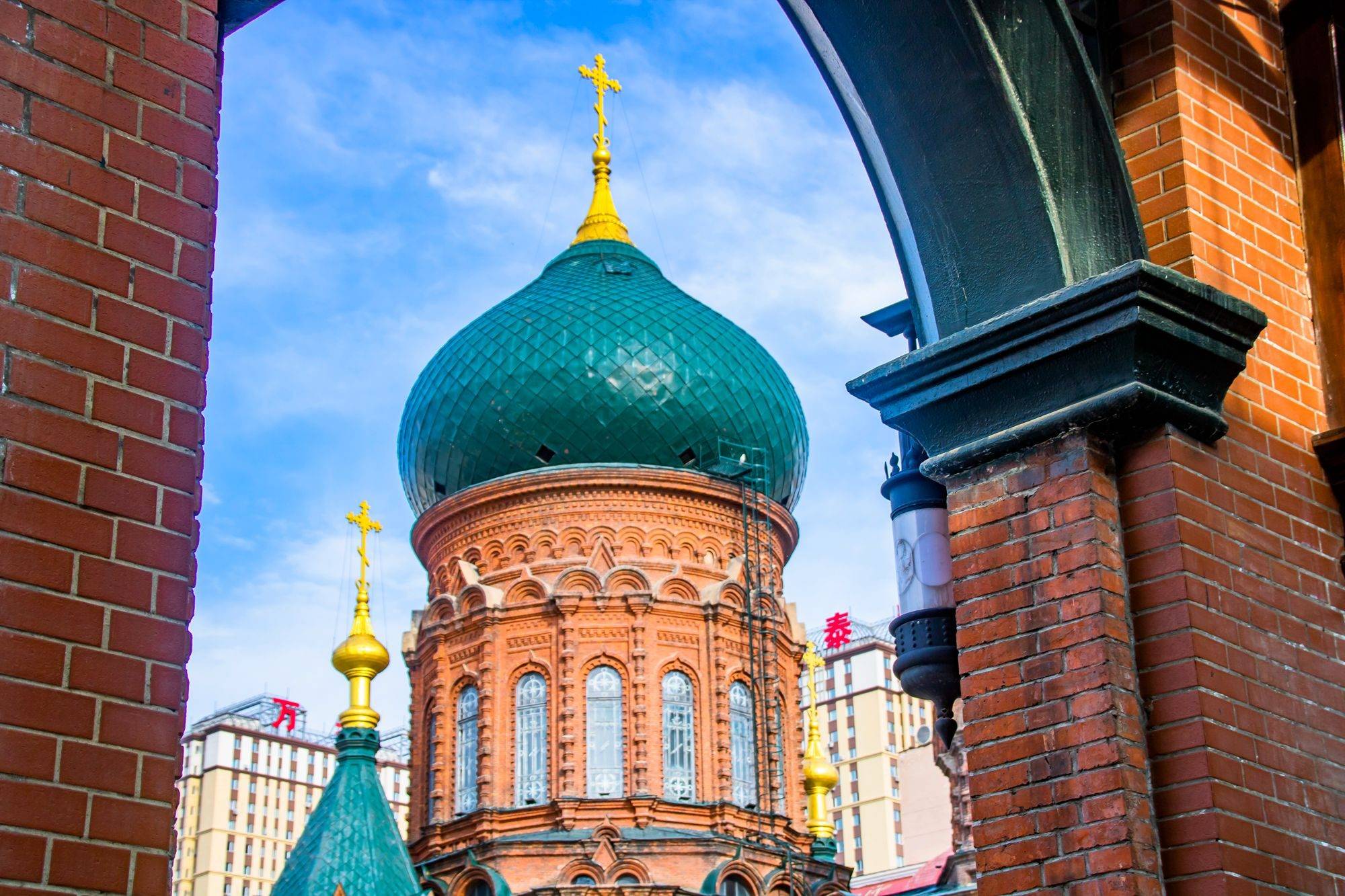 哈尔滨圣·索菲亚大教堂,历史悠久,造型精美,吸引了众多游客_建筑