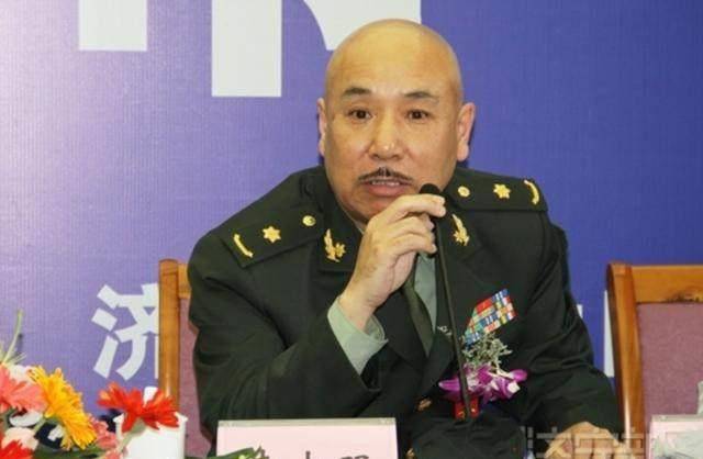 今天我们就说一说演艺圈中的一位老戏骨-李大强.
