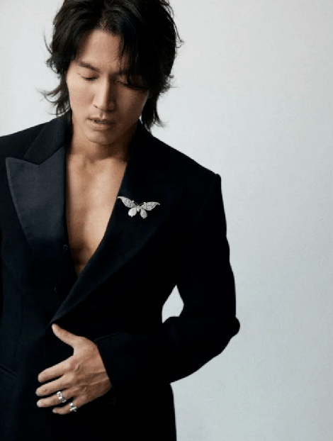 当黄轩和言承旭同样裸穿西装,终于见识了"耍帅"与"真帅"的差距有多大