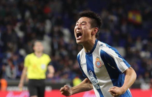 西班牙人的对手皇家社会,赢球的欲望非常强烈,和西班牙人一样,他们