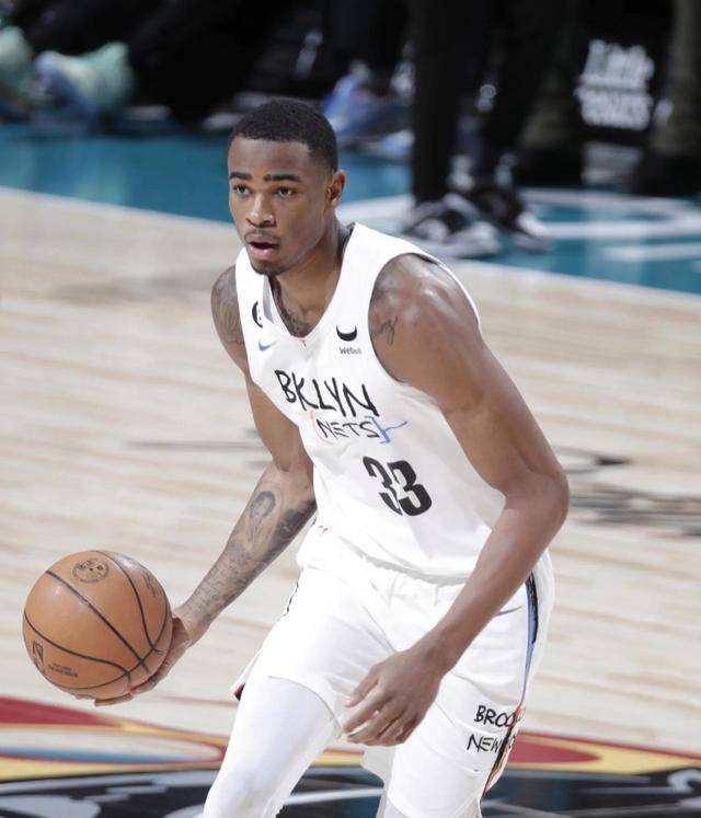 球队在搭上2个次轮签,引进的球员如何了,戈登-海沃德身高刚刚好2米