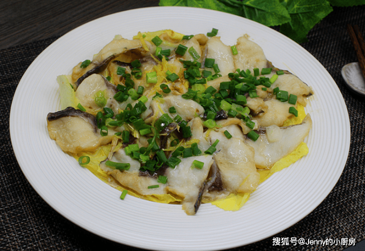 试试这5道荤菜,清淡低油脂, 特别适合夏天吃_做法_番茄_茼蒿