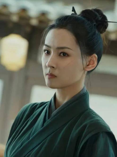 原作也是谈恋爱,郭麒麟被送祝福引发全网吃瓜,张子枫却被喷了_女子